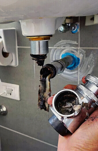 https://blockeddrainsinperth.com.au/uploads/2025/07/blocked-sink-36737.jpg