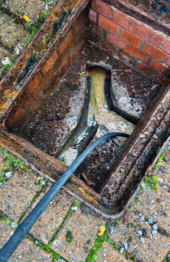 https://blockeddrainsinperth.com.au/uploads/2025/07/hero-blocked-sewers-67191.jpg